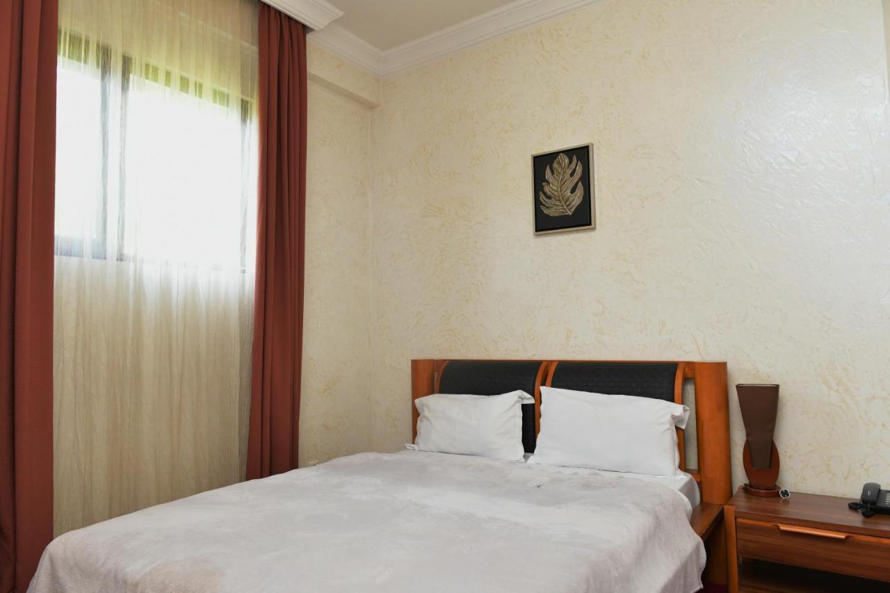 באטומי Antika Hotel מראה חיצוני תמונה