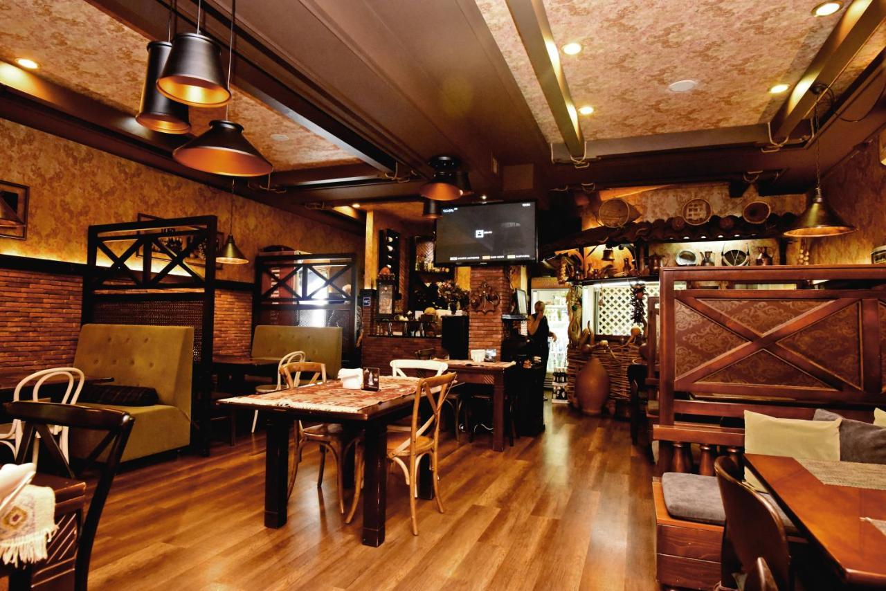 באטומי Antika Hotel מראה חיצוני תמונה